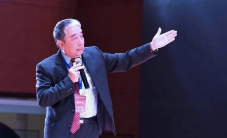 關（guān）於中國裝備製造業發展戰略的思考（kǎo）